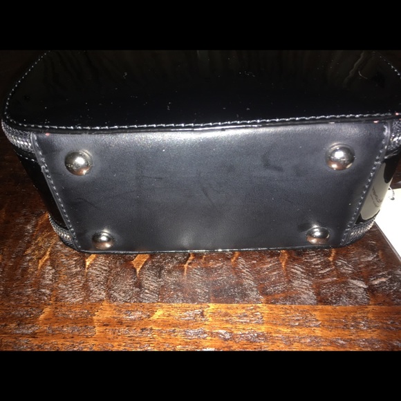 David Jones Black Patent Clutch/Crossbody - Picture 3 of 11